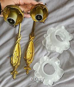 2 Wall Lights from the 1920s in Art Nouveau Style, Gilded Bronze and Frosted Glass Tulips