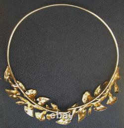 Ancient Artist's Jewel: Torque Necklace with Honeysuckle Garland in Art Nouveau Style