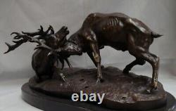 Bronze Statue: Deer in Animal Hunting Style, Art Deco and Art Nouveau Style Bronze
