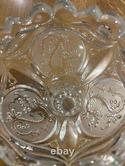 Crystal vase with engraved motifs, Art Nouveau style