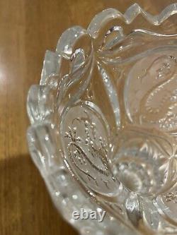 Crystal vase with engraved motifs, Art Nouveau style