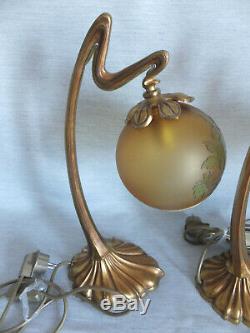 Important Pair Of Lamp In Bronze And Colored Glass Art Nouveau