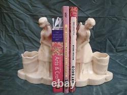 Serre-books Carrier Figurine Water French Style Porcelain Ceramic