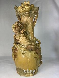 Splendid 3-Piece Terracotta Art Nouveau 1900 Style Goldscheider Garniture