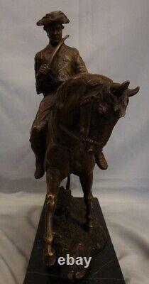 Statue Sculpture Horse Hunting Animalier Valet Art Deco Art Nouveau Style