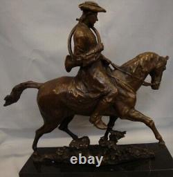 Statue Sculpture Horse Hunting Animalier Valet Art Deco Art Nouveau Style