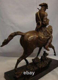 Statue Sculpture Horse Hunting Animalier Valet Art Deco Art Nouveau Style