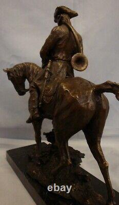 Statue Sculpture Horse Hunting Animalier Valet Art Deco Art Nouveau Style