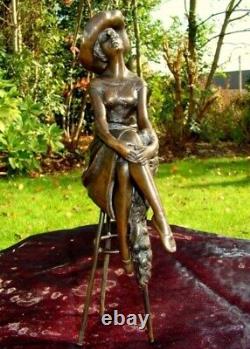 Statue Sculpture Young Lady Pin-up Hat Art Deco Art Nouveau Bronze