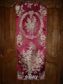 The Ancient Silk Coupons Manach-lampas Crimson Cream & Décor Style 18th-bouquets