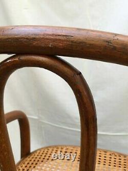 Thonet-style Curved Wooden High-top Chair