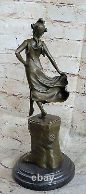 Translation: Graceful Art Nouveau Style Like a Bronze Dancer Sculpture by M. Vallet Nr
