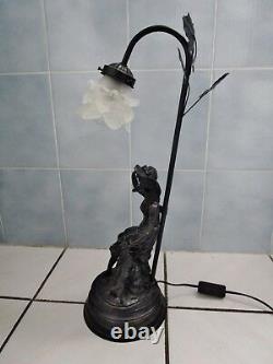 Ancienne lampe de bureau-jeune fille et agneau-style art nouveau en métal