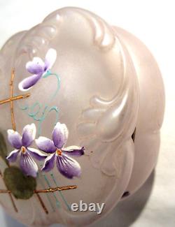 Bonbonnière Art Nouveau de style Louis XV, verre émaillé Legras Les Violettes