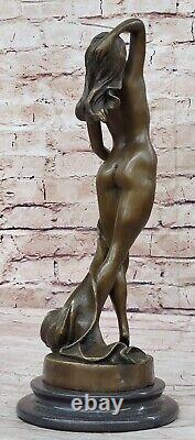 Bronze Style Art Nouveau Fille Statue Sexy Chair Sculpture, Signée Delore Solde