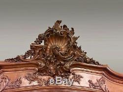 Chambre à coucher aux putti style Louis XV rocaille noyer 1900