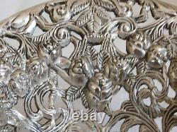 Corbeille métal argenté de style art nouveau richement décorée de rose feuillag