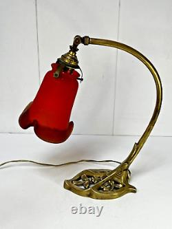 LAMPE DE STYLE ART NOUVEAU BRONZE ET PATE DE VERRE 1900 XXème