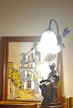 Lampe Avec Abat-jour De Style Art Nouveau Femme La Liseuse