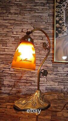 Lampe De Style Art Nouveau En Laiton Signé Vianne