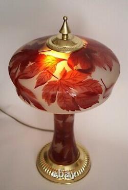Merveilleux Art Nouveau Lampe de Table Rouge Rose Tiefätzung Gallé Style