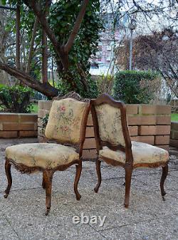 Paire de chaises de style Louis XV en noyer massif