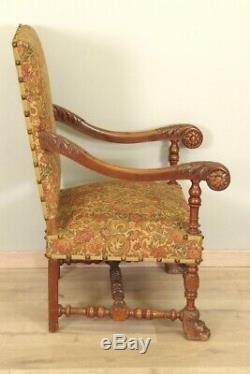 Paire de fauteuils style Louis XIII noyer