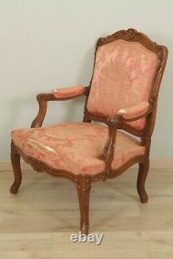 Quatre fauteuils à dos plats style Louis XV