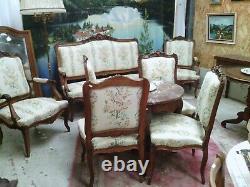Salon canapé deux fauteuils 4 chaises style Louis XV noyer soie fleurie