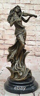 Signée Style Art Nouveau Bronze Femme à Jouer Violon Statue de Collection