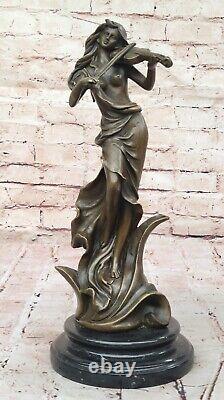 Signée Style Art Nouveau Bronze Femme à Jouer Violon Statue de Collection