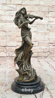 Signée Style Art Nouveau Bronze Femme à Jouer Violon Statue de Collection