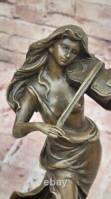 Signée Style Art Nouveau Bronze Femme à Jouer Violon Statue de Collection