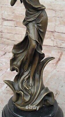 Signée Style Art Nouveau Bronze Femme à Jouer Violon Statue de Collection