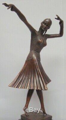 Statue Charleston Style Art Deco Style Art Nouveau Bronze massif Signe