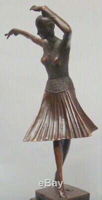 Statue Charleston Style Art Deco Style Art Nouveau Bronze massif Signe