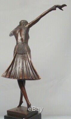 Statue Charleston Style Art Deco Style Art Nouveau Bronze massif Signe