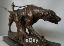 Statue Chien Chasse Style Art Deco Style Art Nouveau Bronze massif Signe