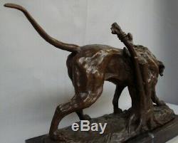 Statue Chien Chasse Style Art Deco Style Art Nouveau Bronze massif Signe