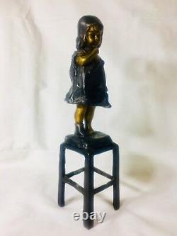 Statue Sculpture Ange une chaussure style Art Déco Style Art Nouveau Solid Bronze