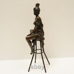 Statue Sculpture Demoiselle Sexy Style Art Deco Style Art Nouveau Bronze massif