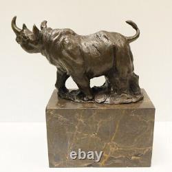 Statue en bronze Rhinoceros Animalier Style Art Deco Style Art Nouveau Bronze Si
