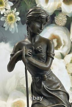 Style Art Nouveau Sexy Maiden'Holding' Rose Fleur En Jardin Bronze Statue