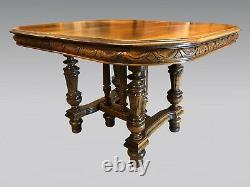 Table et six chaises de salle à manger style Henri II Renaissance noyer 1900