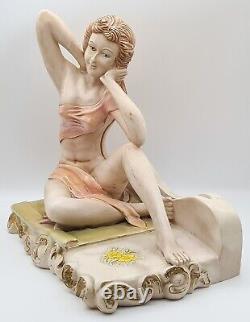 XX° Sculpture résine style art nouveau porte lettres femme assise